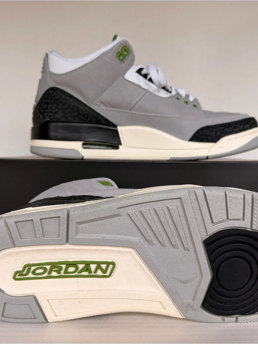 Air Jordan 3 Retro Chlorophyll Light Smoke Grey 10.5 2018 136064-006